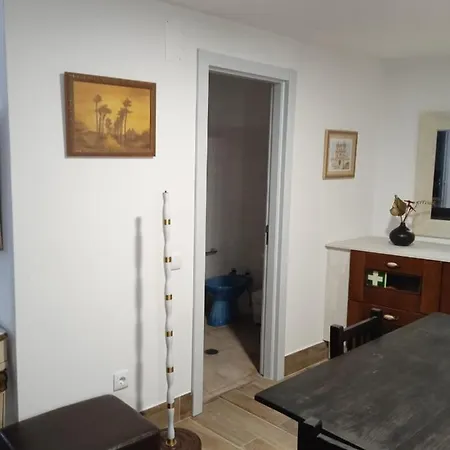 Pensión Alcoa House *